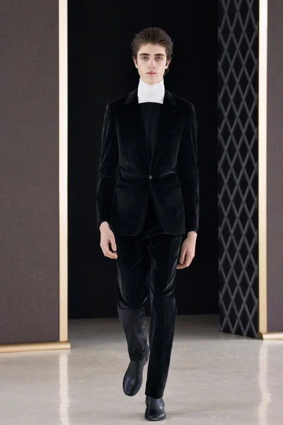 Look 1